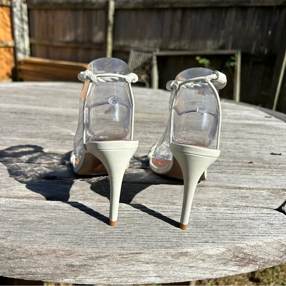 BCBGMAXAZRIA‎ Women’s Taylor Twist-Strap Sandal in white size 8.5